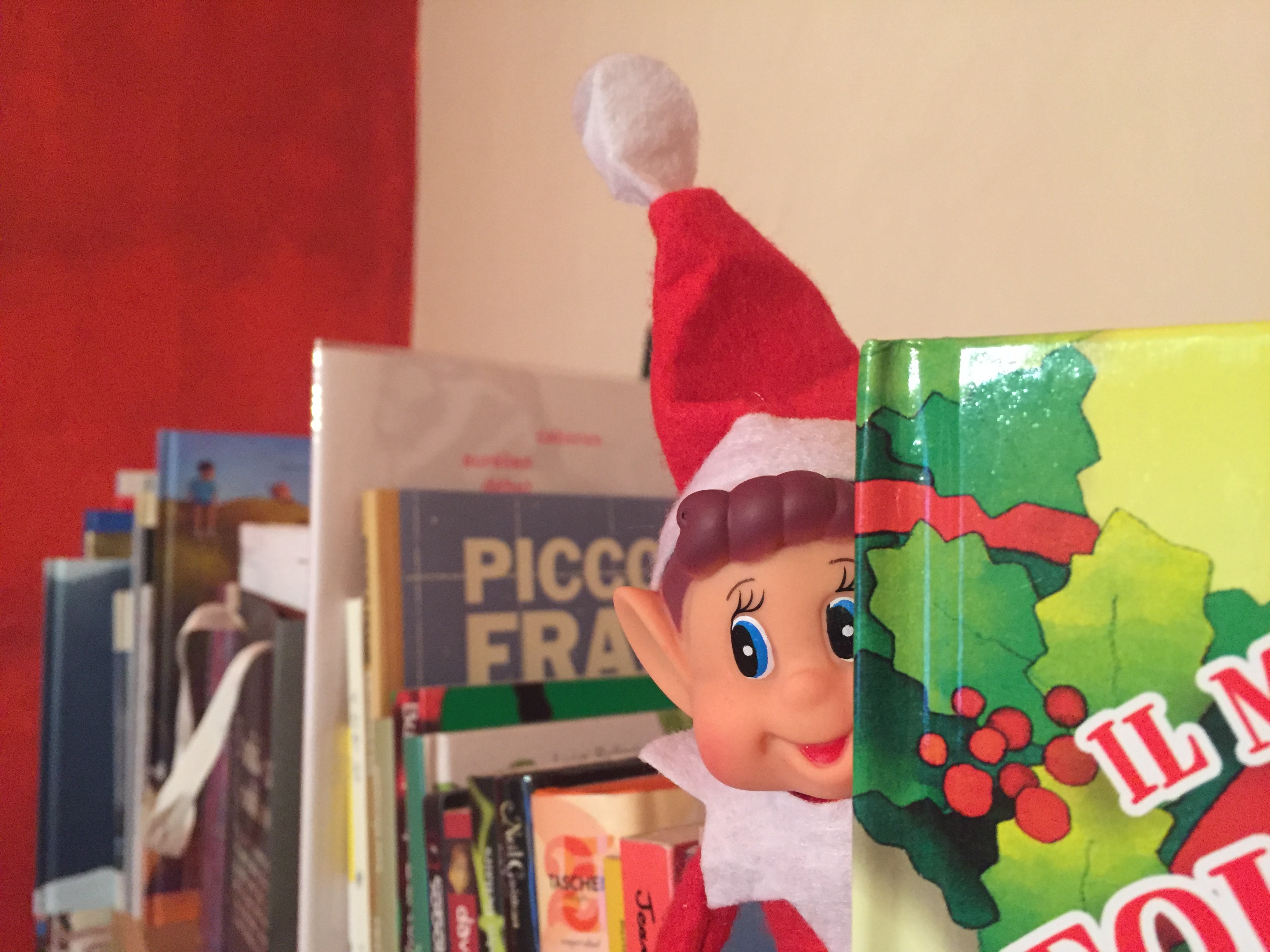 Folletto Dispetto de La Coccinella, rielaborazione della tradizione americana Elf on the Shelf